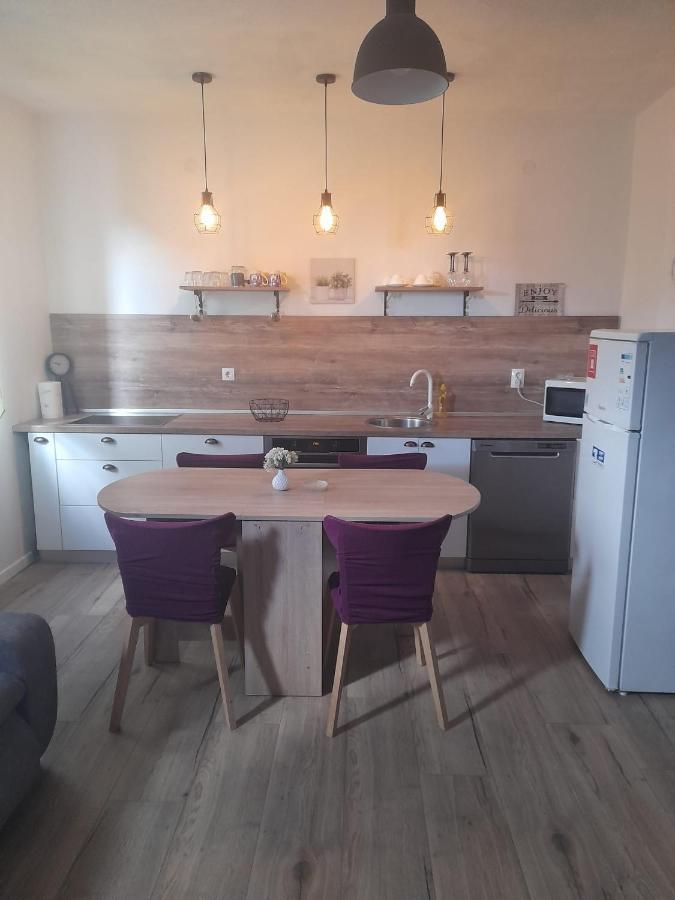 Apartmani Lukacic Biograd Na Moru Rum bild